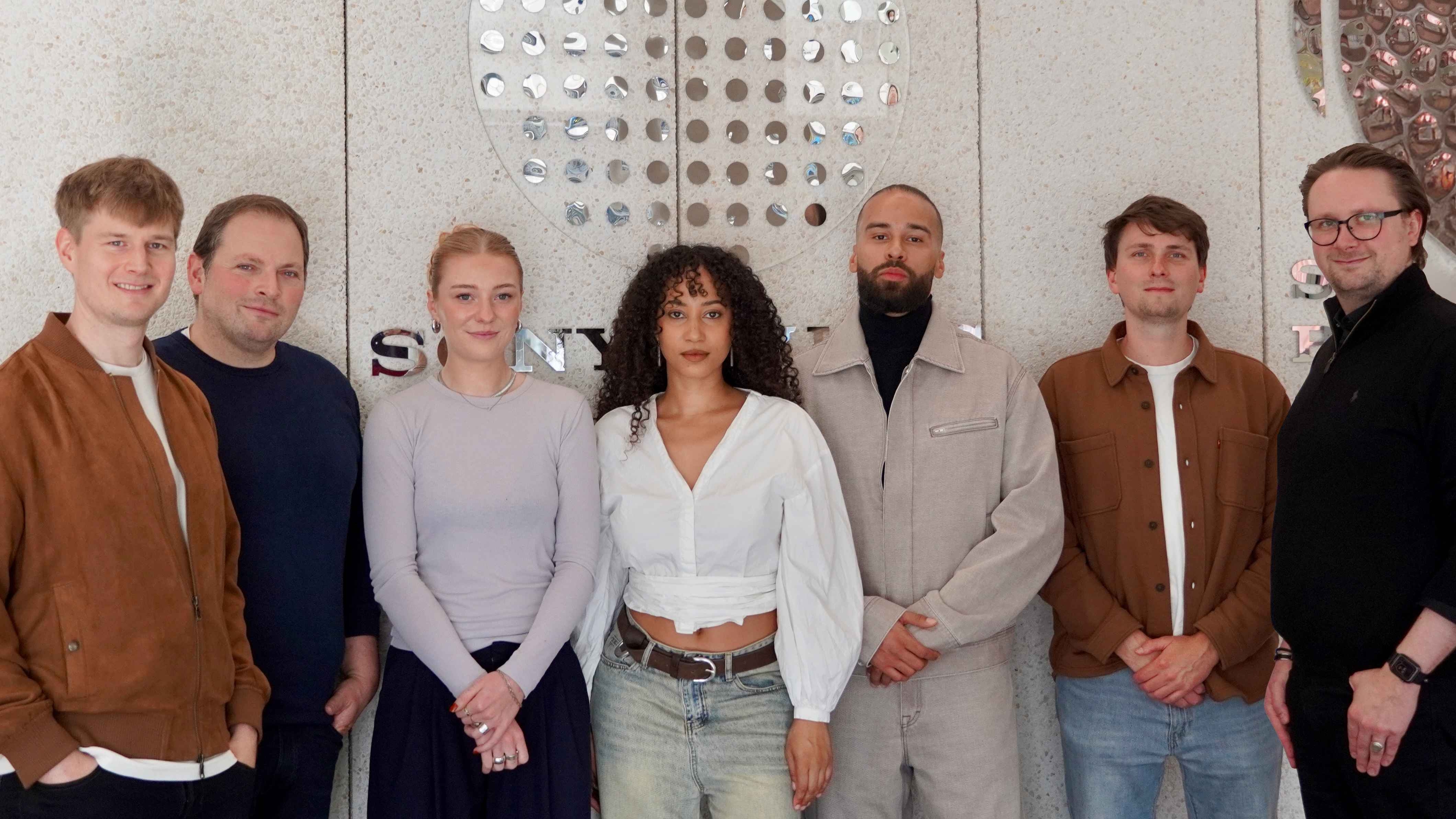 Suena widmet sich wieder Klassik, unterschreibt bei Sony Classical