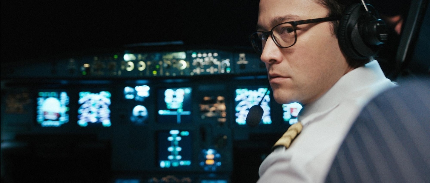 Joseph Gordon-Levitt in "7500" von augenschein Filmproduktion