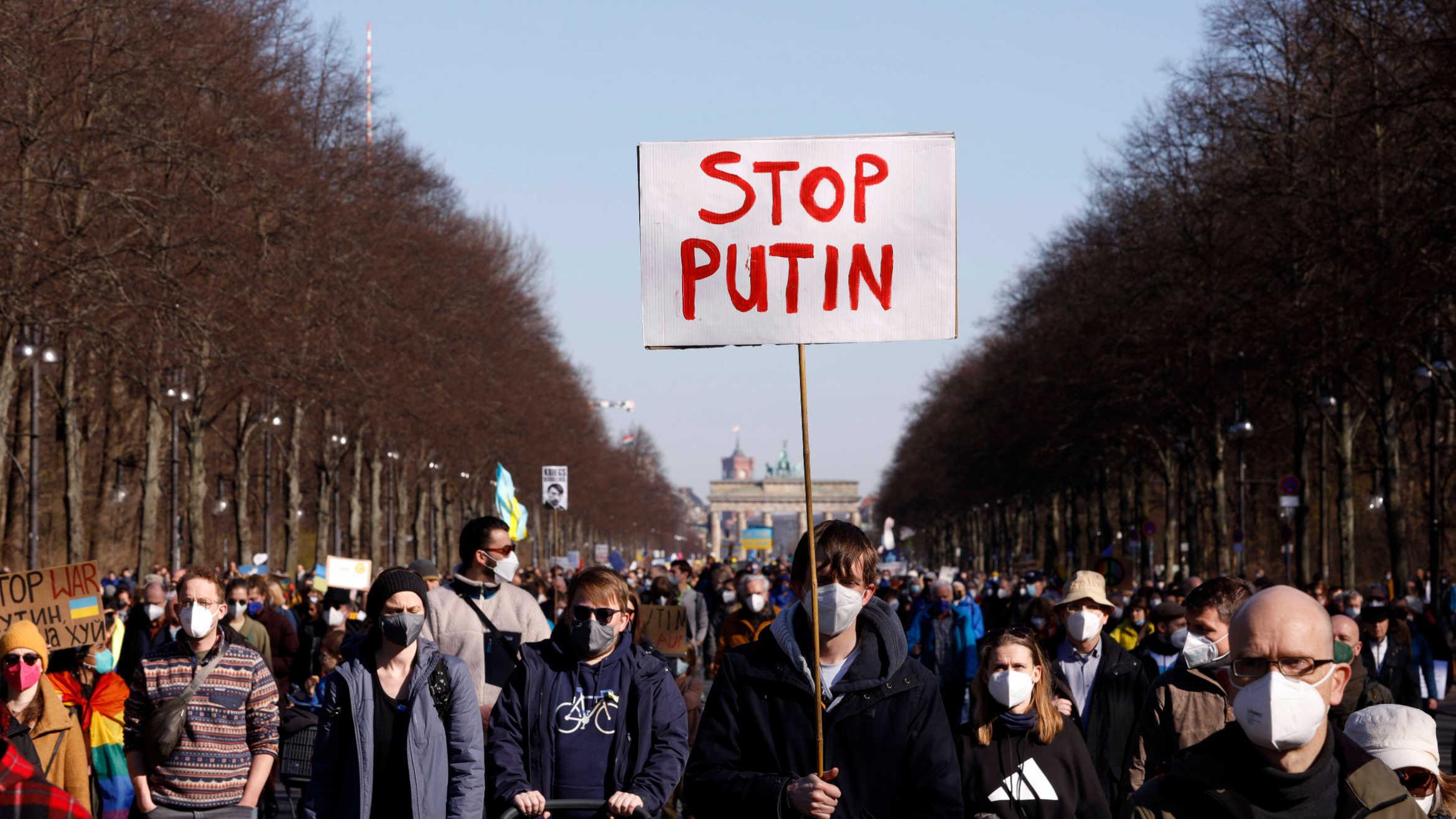 Protestzug gegen den Ukraine-Krieg vom 13. März in Berlin –