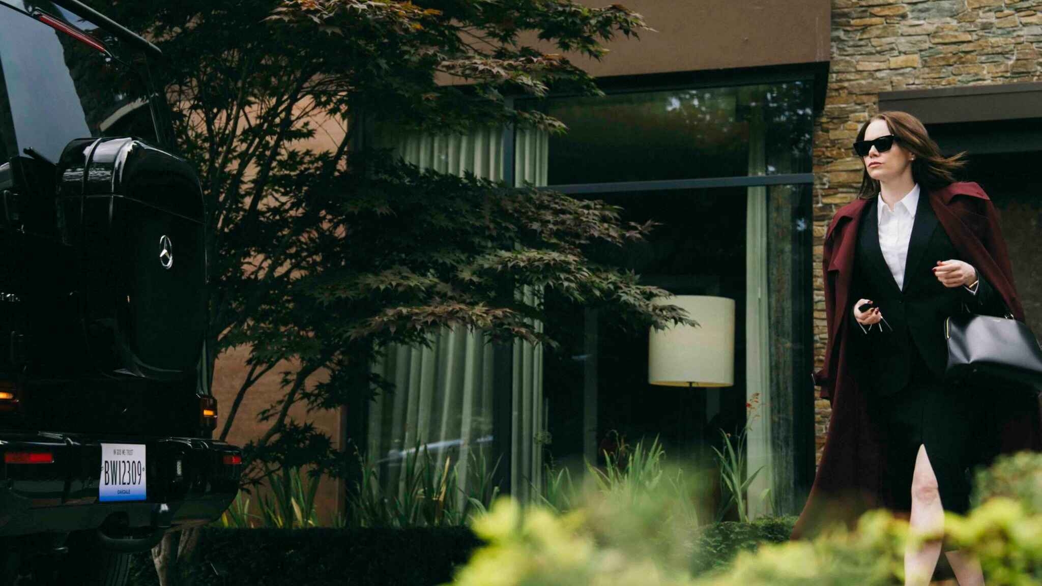 Emma Stone stars as Michelle Fuller in director Yorgos Lanthimos' BUGONIA, a Focus Features release.
Credit: Atsushi Nishijima/Focus Features © 2025 All Rights Reserved.