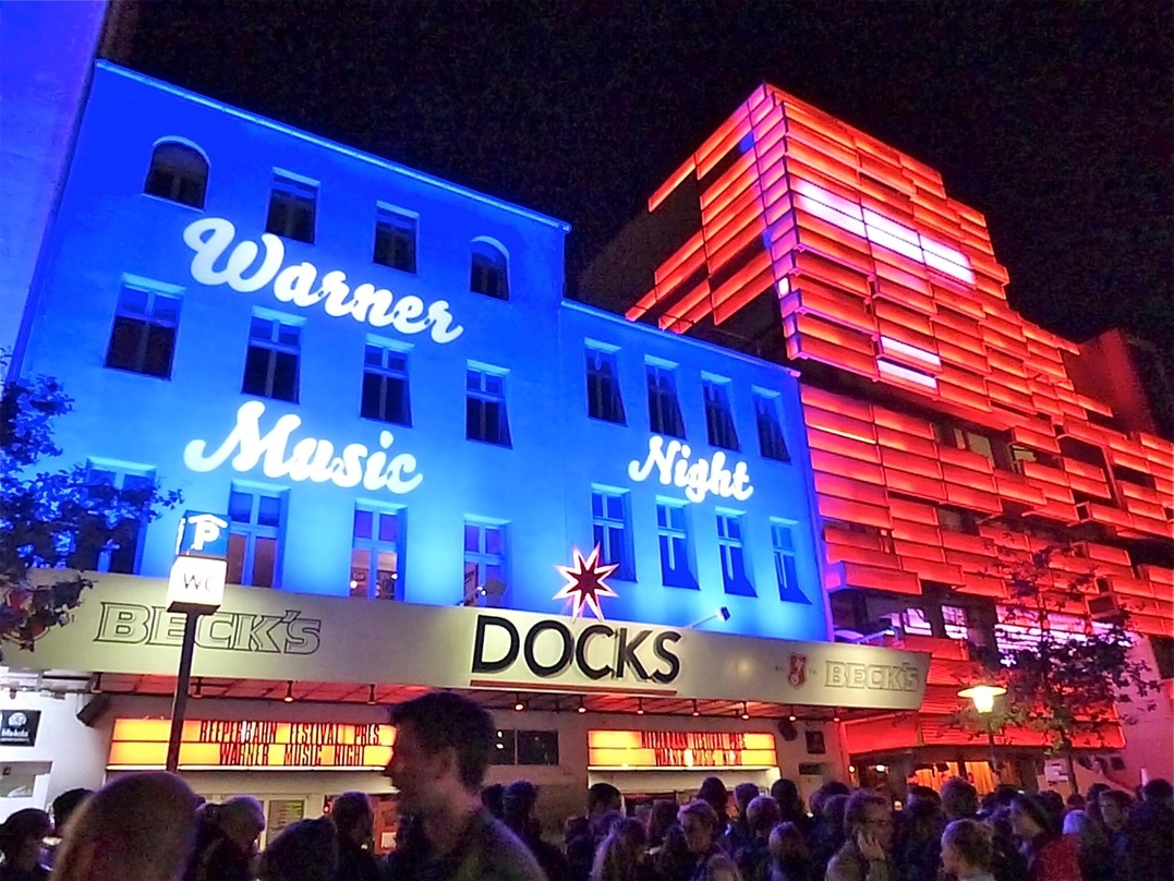 Geht auch 2017 wieder im Docks über die Bühne: die Warner Music Night