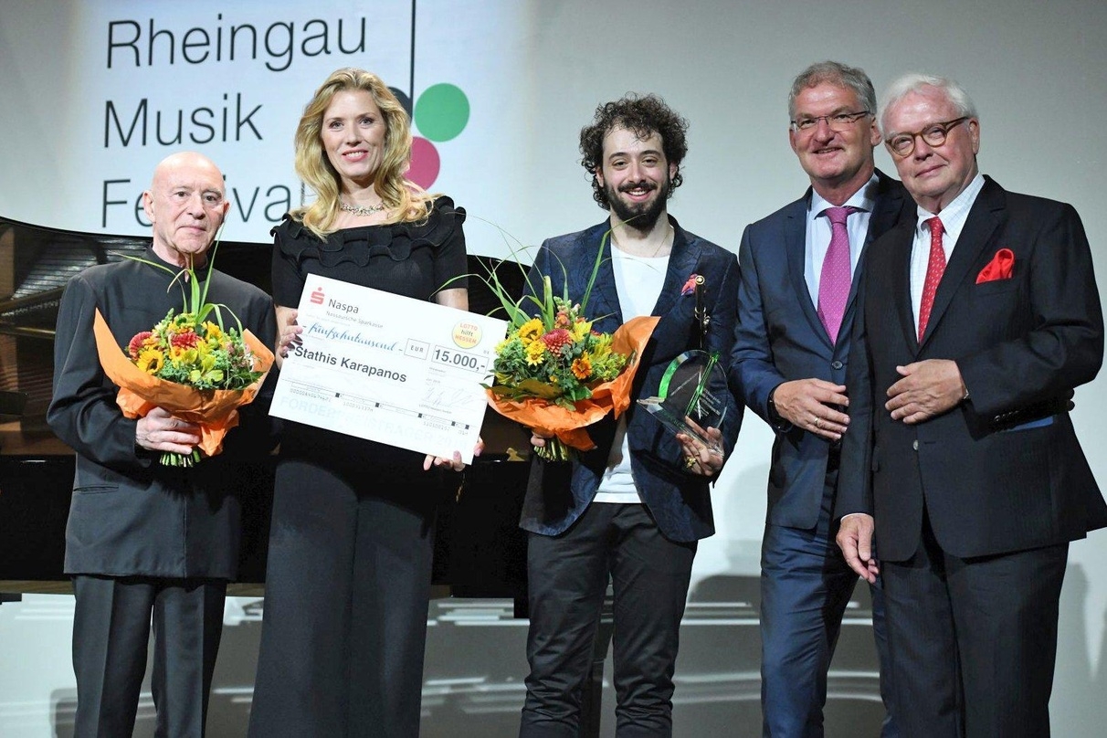 Bei der Preisverleihung (von links): Christoph Eschenbach, Franziska Reichenbacher, Stathis Karapanos, Heinz-Georg Sundermann und Michael Herrmann