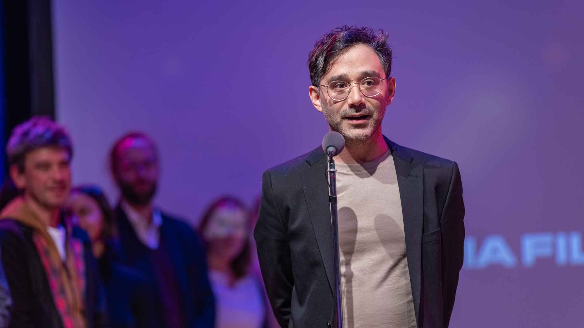 Den Förderpreis Neues Deutsches Kino  2023 gewinnt der Film Rohbau von Regisseur Tuna Kaptan. Foto: Andreas Rau