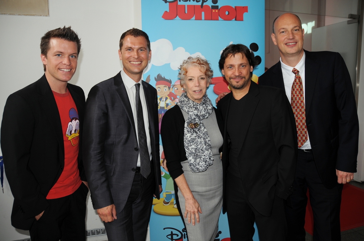 Moderator Benedikt Weber (v. l.), Lars Wagner (Disney Channels GSA), Nancy Kanter (Disney Junior Worldwide), Schauspieler Patrick Bach sowie Robert Langer