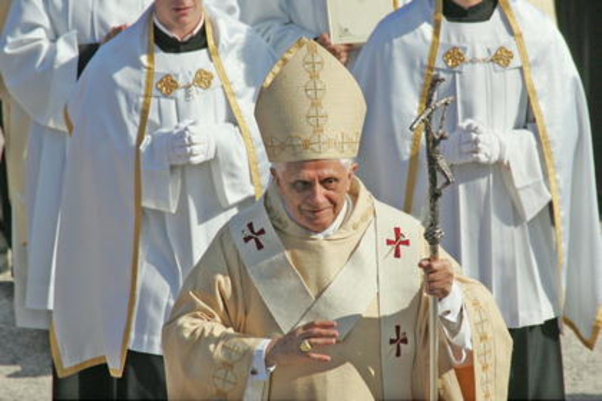 Papst Benedikt XVI. fordert mehr Sensibilität der Medienmacher ein