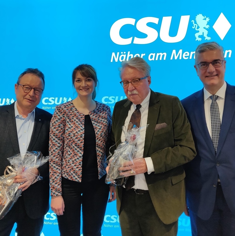 Klaus Schaefer, Digitalministerin Judith Gerlach, Otmar Bernhard und Stephen Sikder (v.l.n.r.) bei der ersten Sitzung der CSU-Filmkommission im neuen Jahr