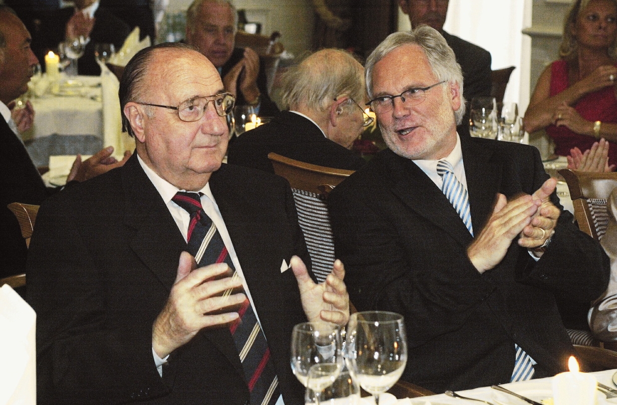 Otto Meissner mit ZDF-Intendant Markus Schächter 2004 bei einem Galadinner zu Ehren Meissners