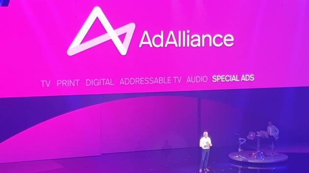 IP-Deutschland-Geschäftsführer Matthias Dang präsentierte auf den Screenforce Days das Logo der AdAlliance