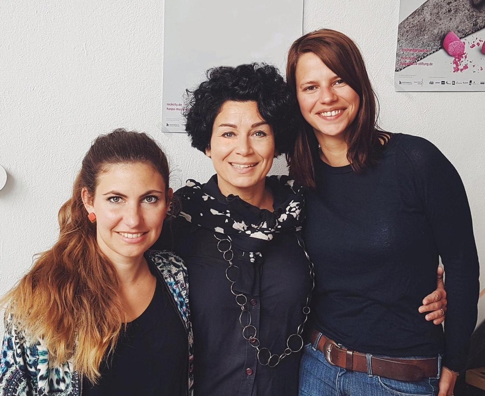 Bilden den Kern des Organisationsteams der Operation Ton: Reinhild Marie Sickinger, Andrea Rothaug und Susan Lindenhahn