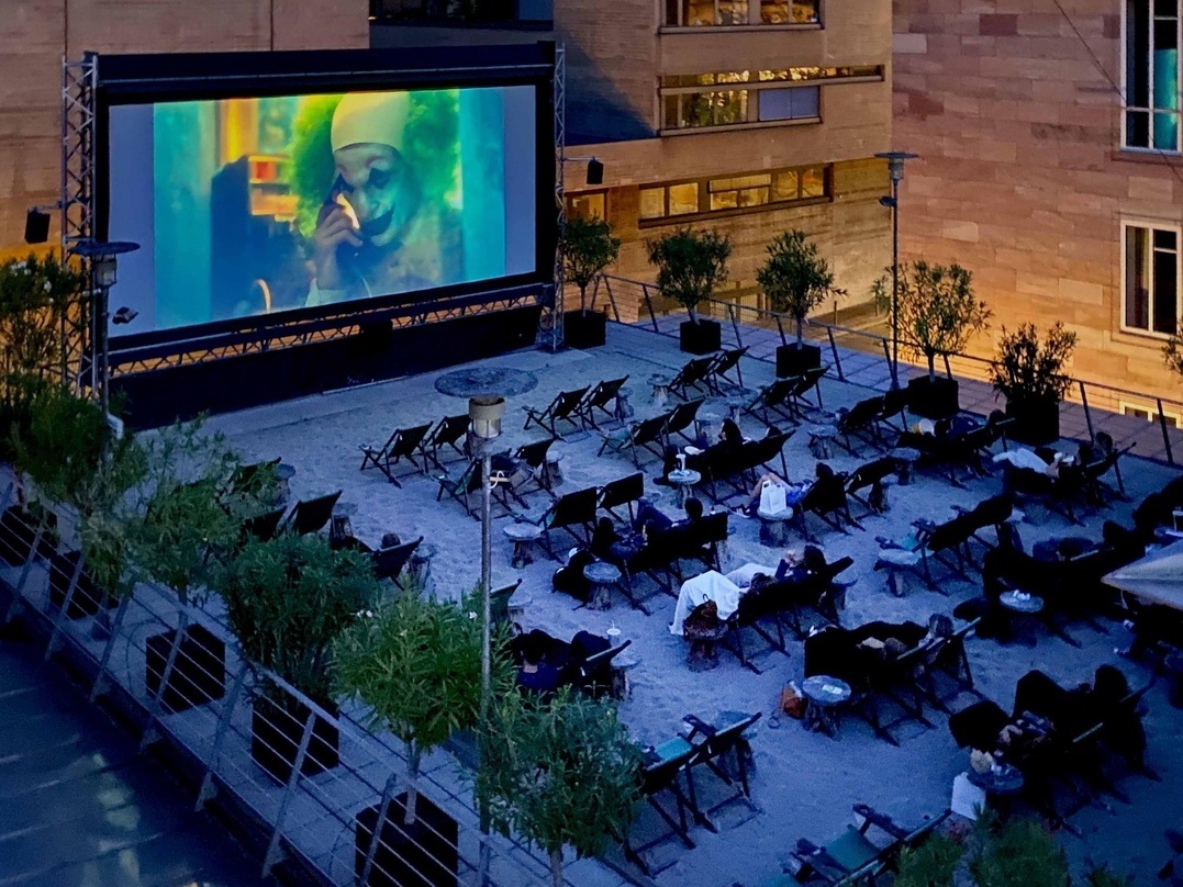 Open-Air-Kino auf dem Dach kann das Cinecitta zwar schon bieten - aber beim derzeitigen Wetter ist das ein schwacher Trost