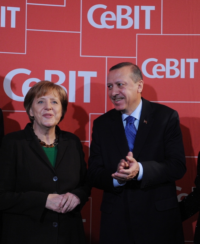 Eröffneten gemeinsam die CeBIT 2011: Bundeskanzlerin Merkel und der türkische Ministerpräsident Erdogan
