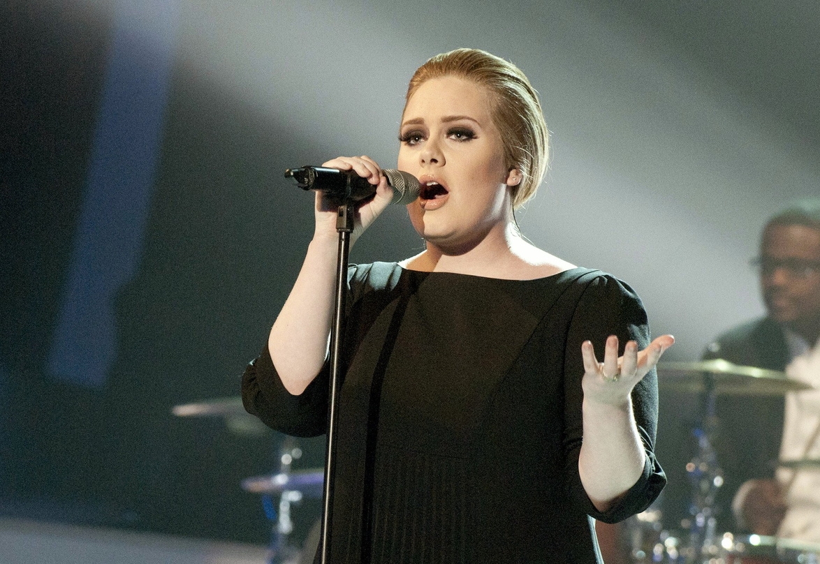 Beherrscht die britischen Charts einmal mehr nach Belieben: Adele, hier jüngst auf der Echo-Bühne