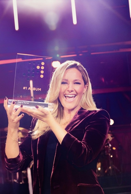Im "Rausch" des Sieges: Helene Fischer mit ihrem neuen Nummer 1 Award