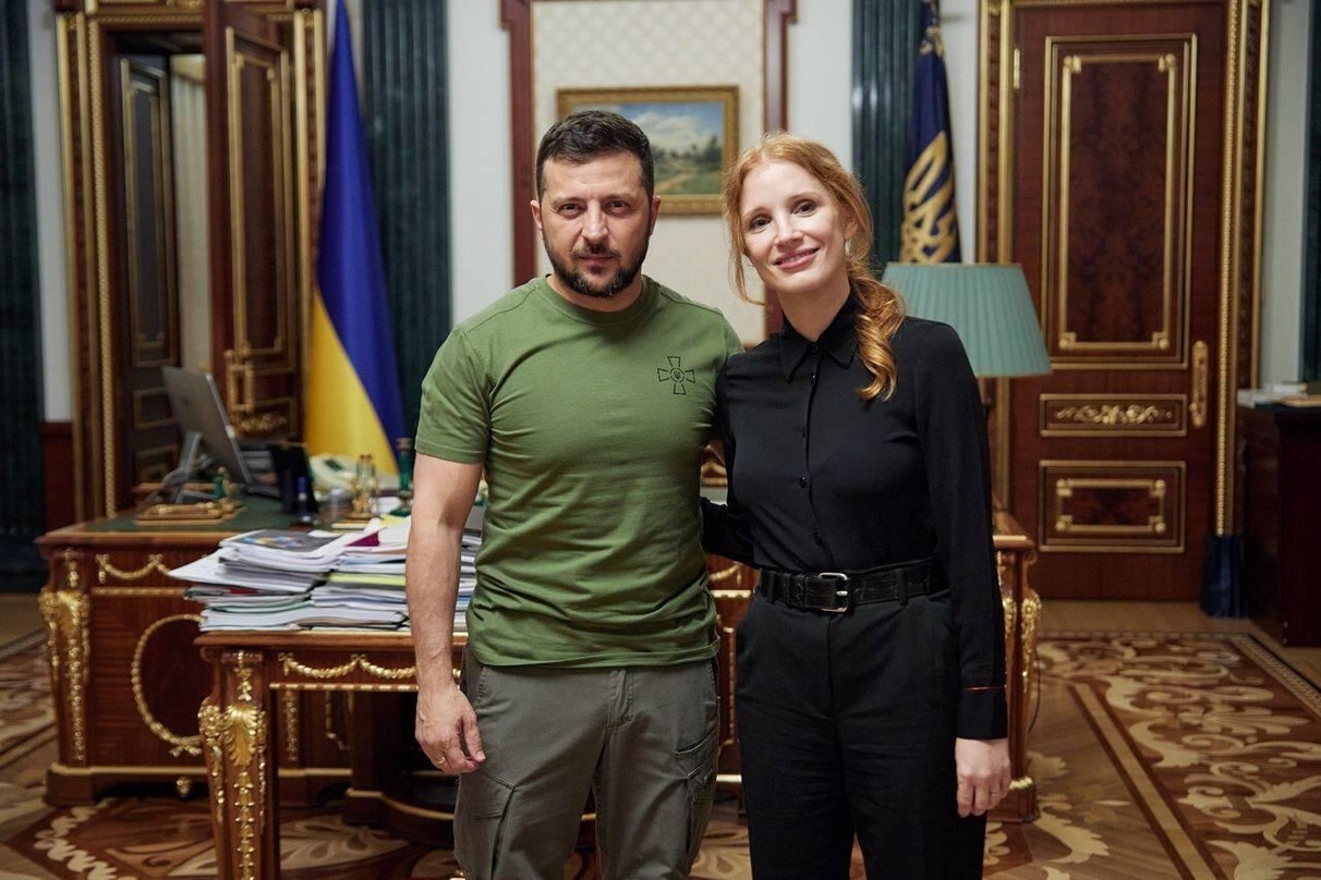 US-Schauspielerin Jessica Chastain mit dem ukrainischen Präsidenten Wolodymyr Selenskyj