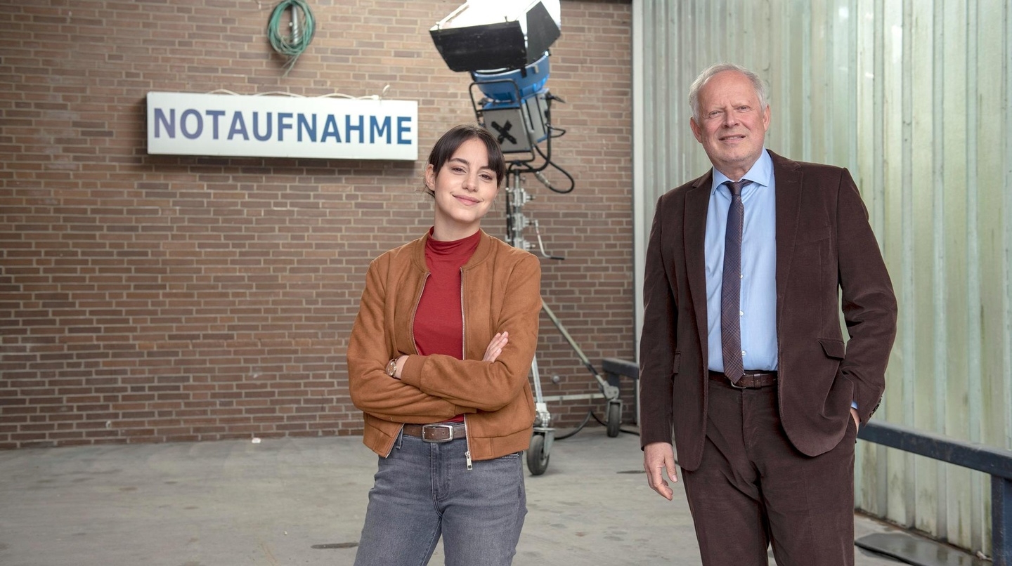 Almila Bagriacik und Axel Milberg am Set des "Tatort: Borowski und die Frau am Telefon" (AT) 