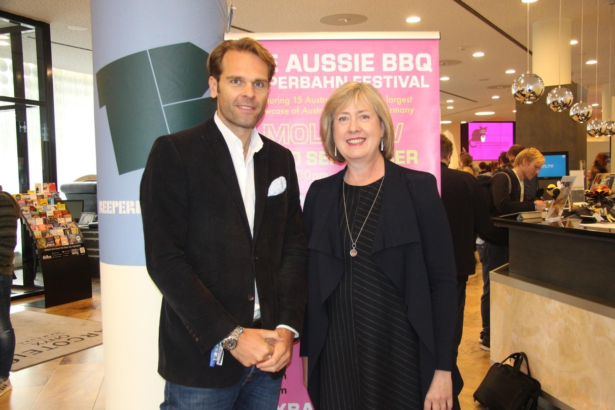 Unterhielten sich auf der Reeperbahn: Florian Drücke (BVMI) und die australische Botschafterin Lynette Wood