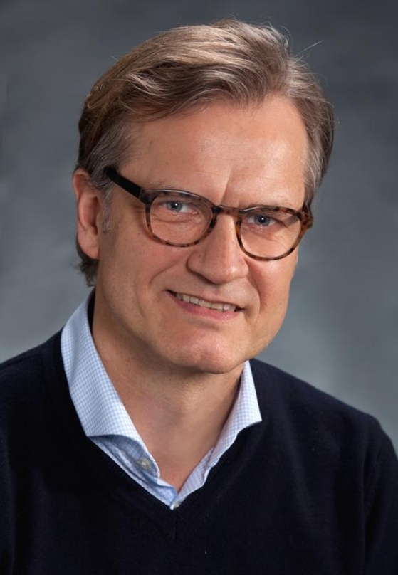 Bernhard F. Störkmann ist geschäftsführender Justiziar des Bundesverbands Schauspiel BFFS und Anwalt mit Schwerpunkt Urheberrecht