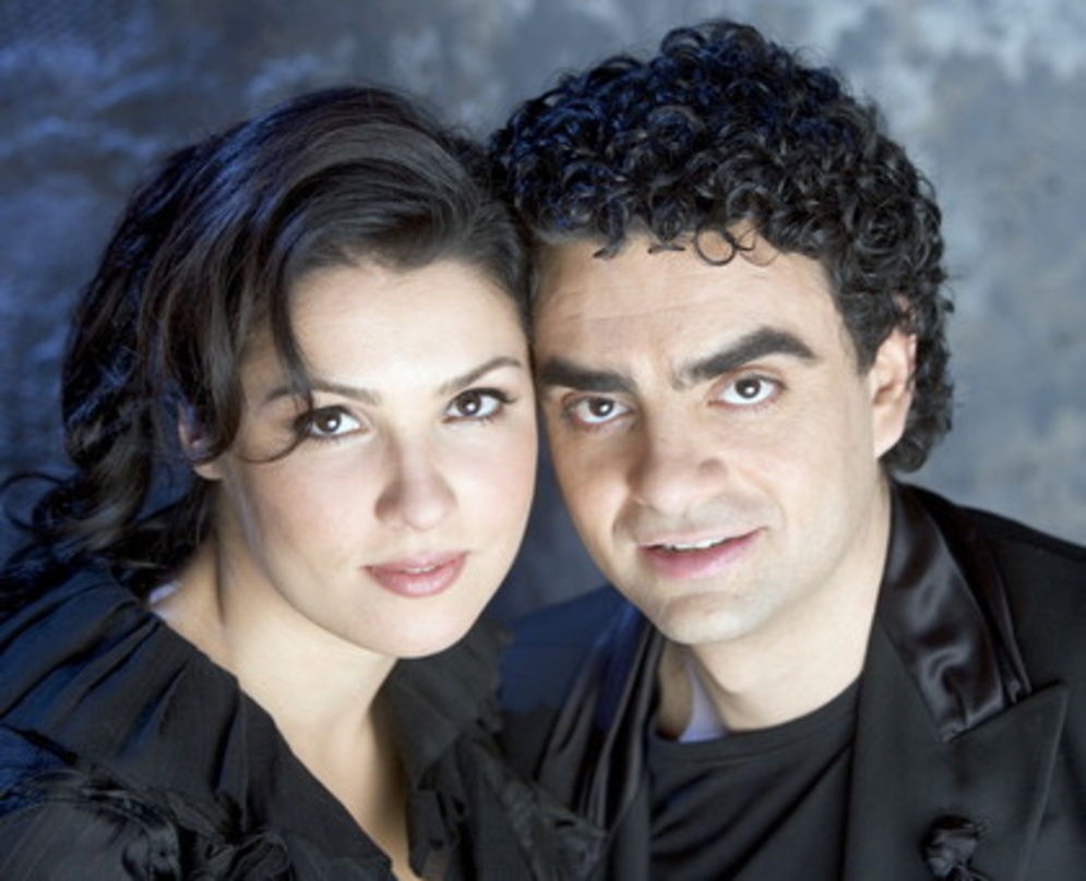 Singen 2007 in München die "Bohème": Anna Netrebko und Rolando Villazòn