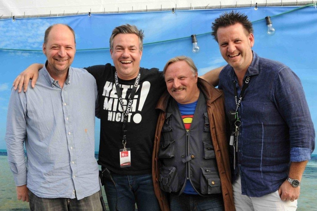Zufrieden nach dem Zeltfestival Ruhr (von links): Heri Reipöler, Lukas Rüger (beide ZFR), der Schauspieler und Musiker Axel Prahl sowie Björn Gralla (ZFR)