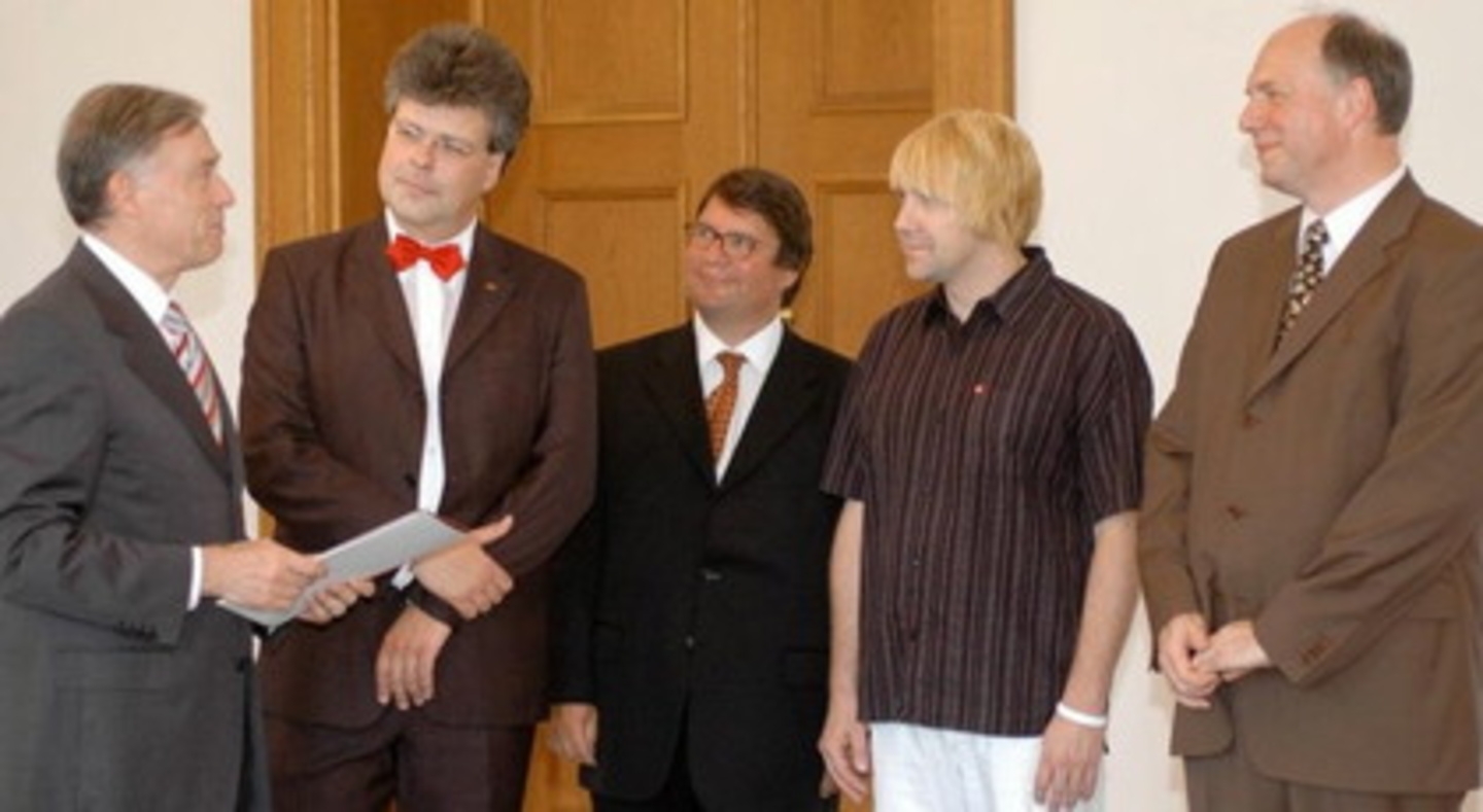 Übergabe (v.l.n.r.): Horst Köhler, Christian Höppner, Joachim Held, Tobias Künzel und Martin Maria Krüger