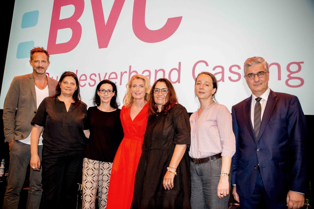 Die Panelteilnehmer der BVC-Veranstaltung (v.l.): Marcus Ammon, Claudia Simionescu, Manolya Mutlu, Maria Furtwängler, Sabine Derflinger, Marion Haack und Stephan Sikder