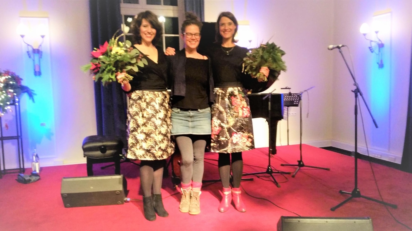 Arbeiten auch künftig miteinander (von links): Hanmari Spiegel (Fjarill), Tinka Steinhoff (O-Tone Music) und Aino Löwenmark (Fjarill)