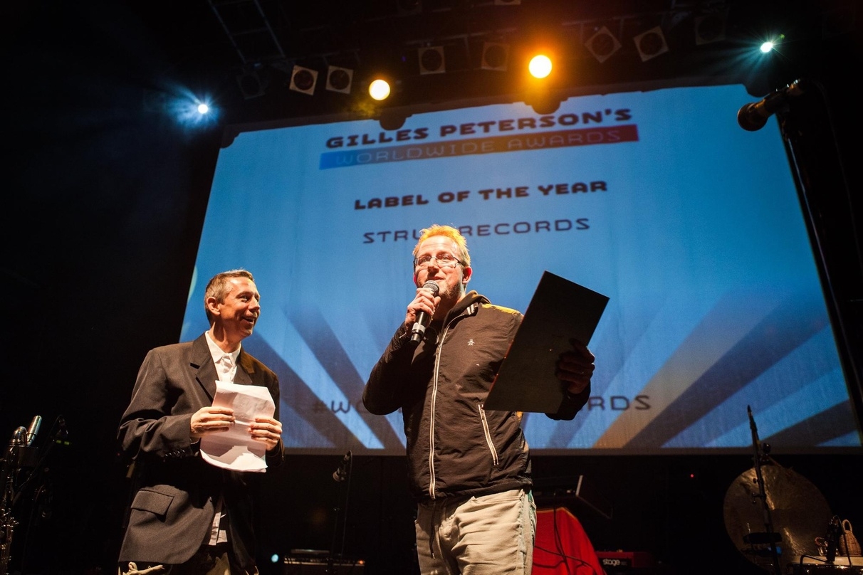 Bei der Verleihung des Worldwide Awards: Gilles Peterson (links) mit Strut-Manager Quinton Scott