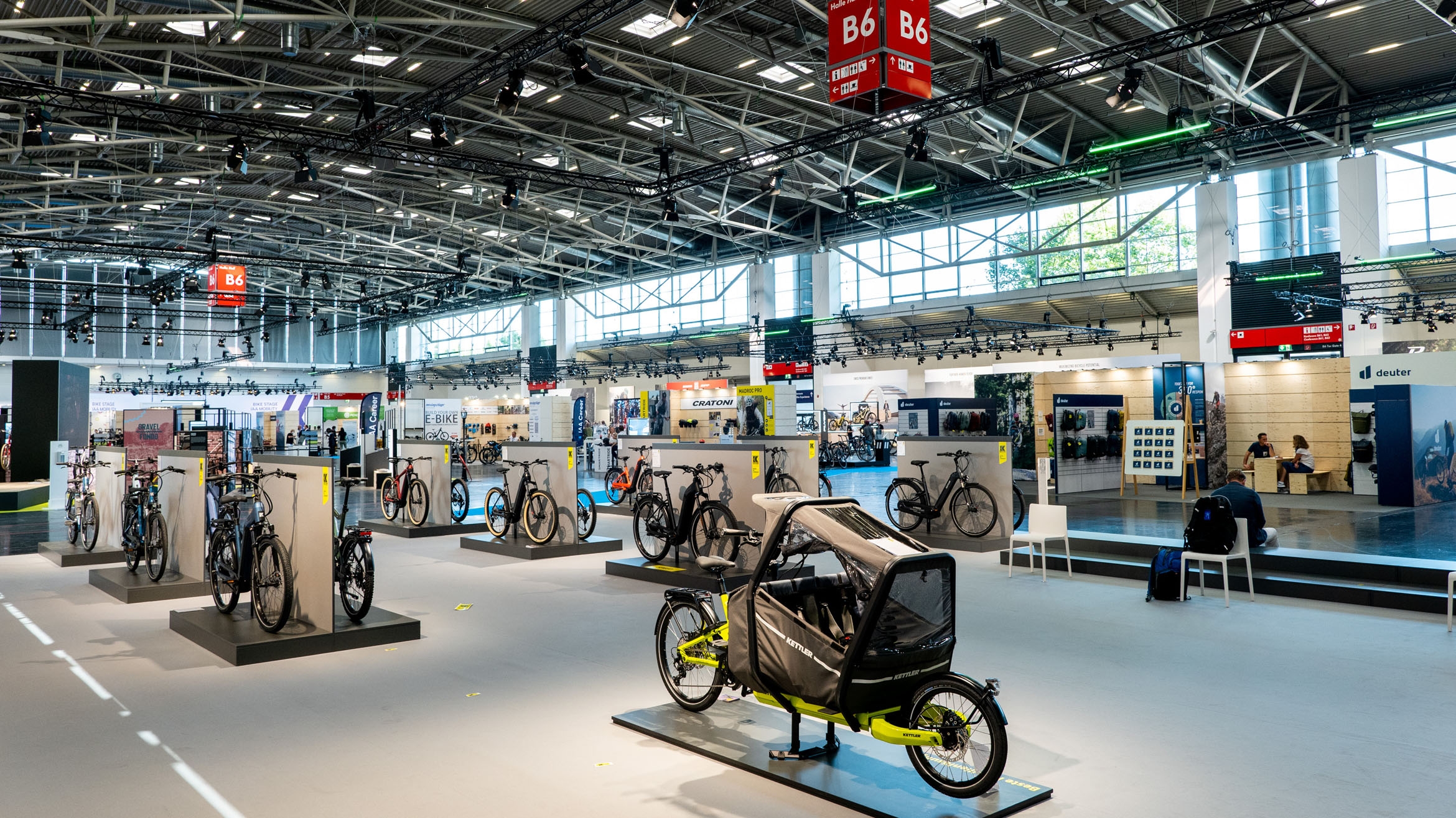 Eine Halle voller Räder und Cargobikes soll auch künftig zum neuen Look der IAA gehören –
