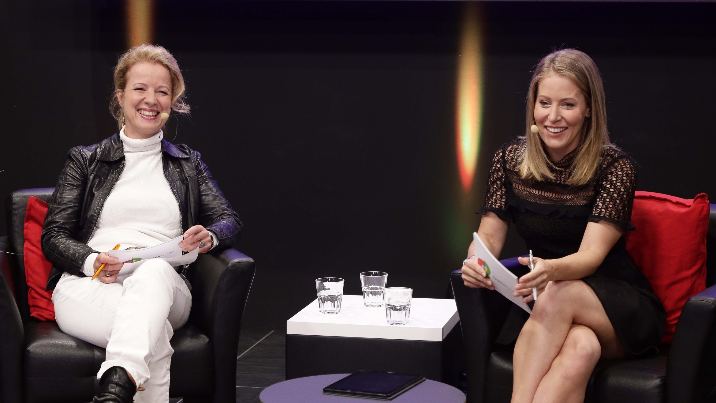 Corinna Kamphausen, CEO Eyes & Ears of Europe, beim „Get Together“ zusammen mit Moderatorin Jennifer Becks –