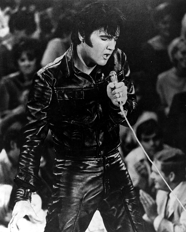 Aus dem Rock'n'Roll-Himmel in irdische Charts-Gefilde zurückgekehrt: Elvis Presley