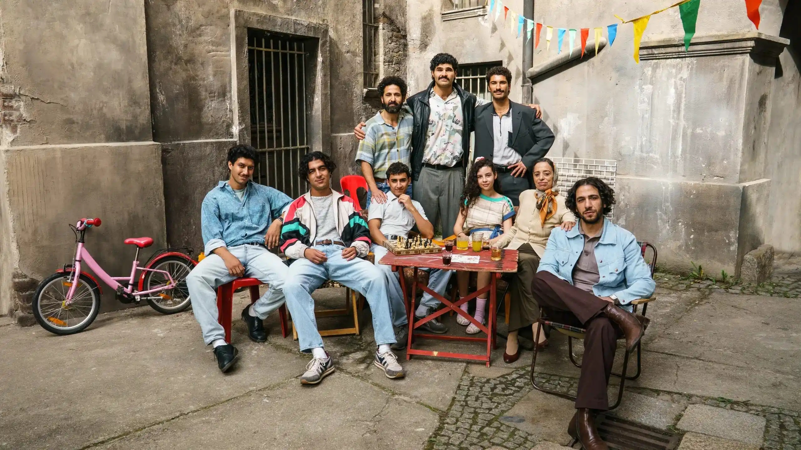 Zurück zu den Wurzeln: „4 Blocks Zero“ bringt die Hamadys ins Berlin der 90er