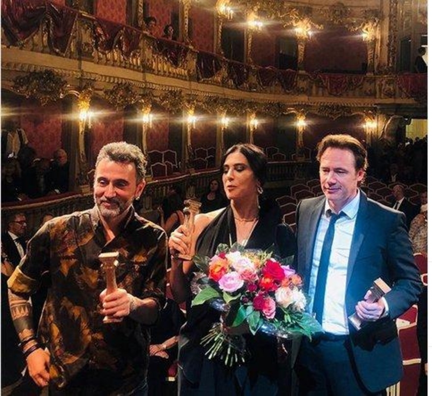 Talal Derki, Nadine Labaki und Michael Bully Herbig (v.l.n.r.) bei der Verleihung des Friedenspreis des Deutschen Films - Die Brücke