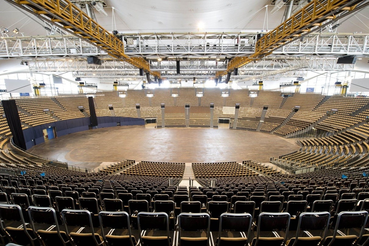 Bis vor Kurzem noch Horrorvision, jetzt bittere Realität für Veranstalter mit juristischem Klärungsbedarf: eine leere Halle - hier ein Bild von der Münchner Olympiahalle
