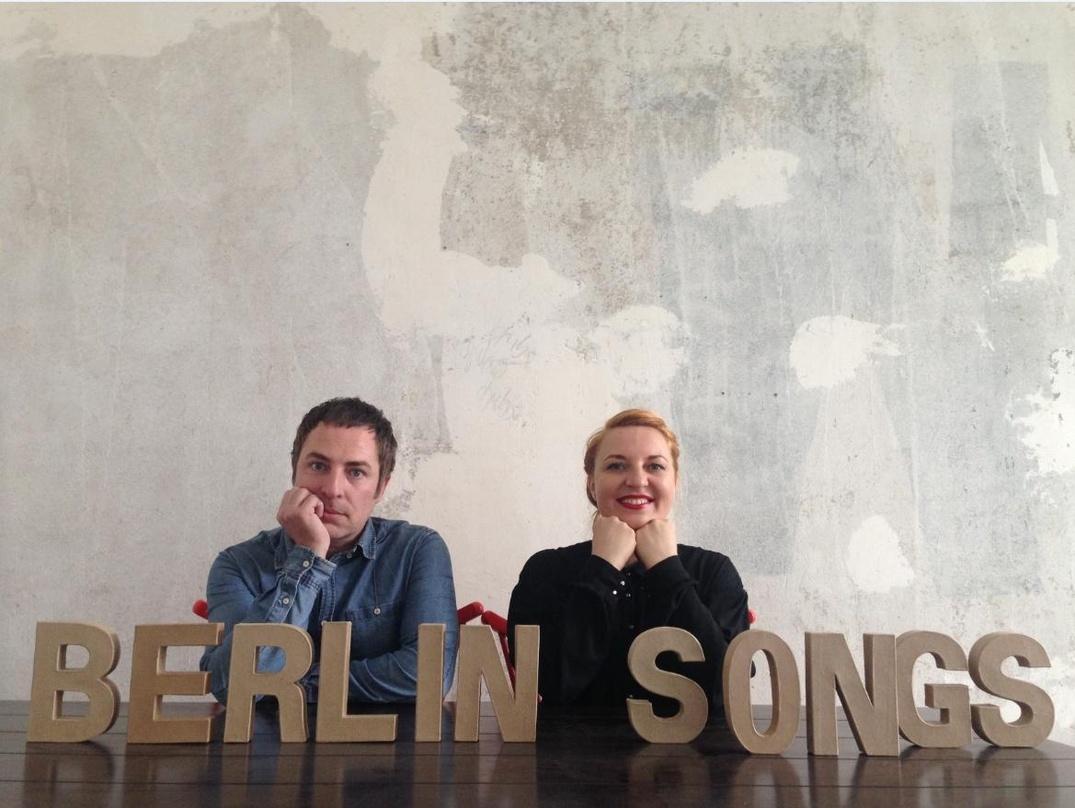 Organisieren Berlin Songs: Michelle Leonhard und Tom Deininger 