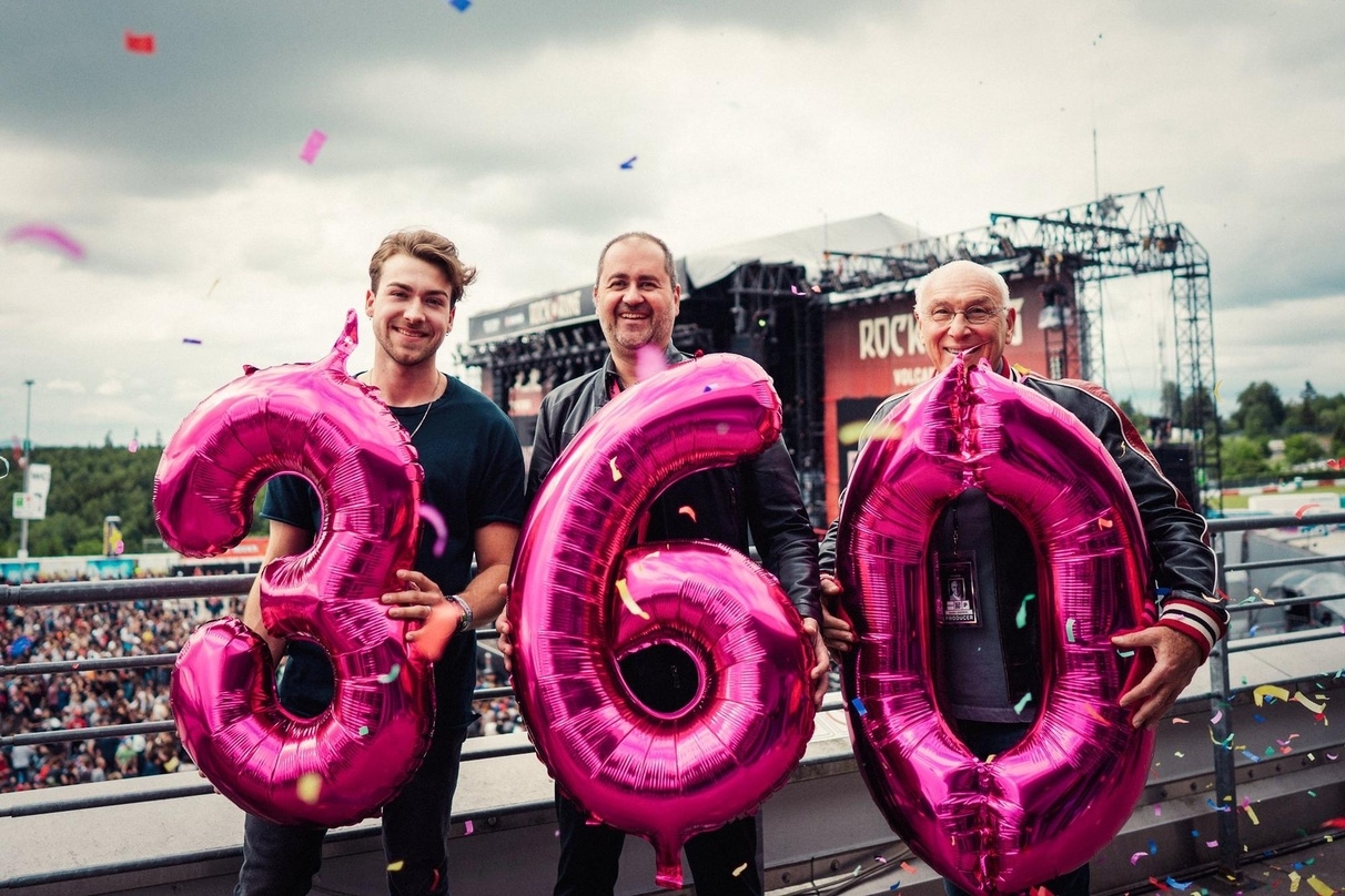 Ziehen nach einem Jahr eine positive Bilanz für MagentaMusik 360 (von links): Eli (Musiker), Michael Schuld (Leiter Kommunikation und Vertriebsmarketing Telekom Deutschland) und Marek Lieberberg (Geschäftsführer Live Nation)