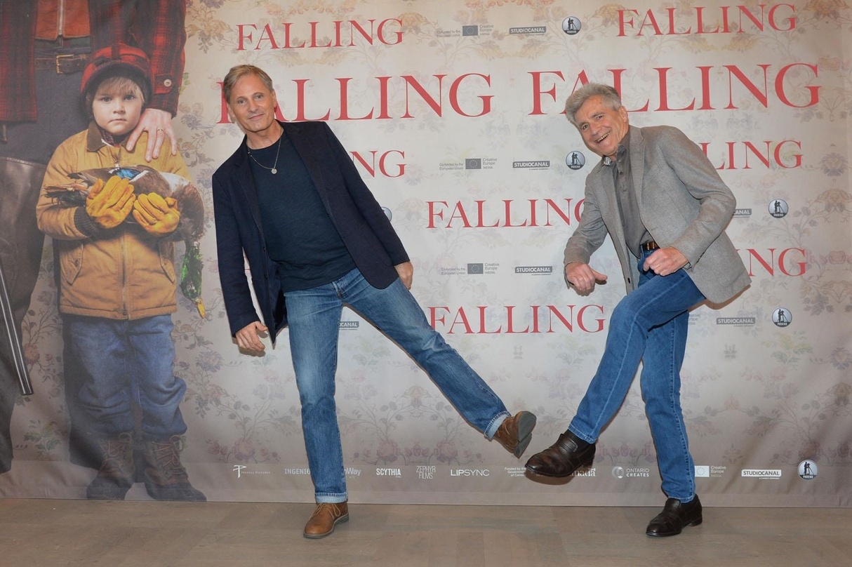 Viggo Mortensen und Prokino-Geschäftsführer Stephan Hutter bei der Deutschlandpremiere von "Falling"
