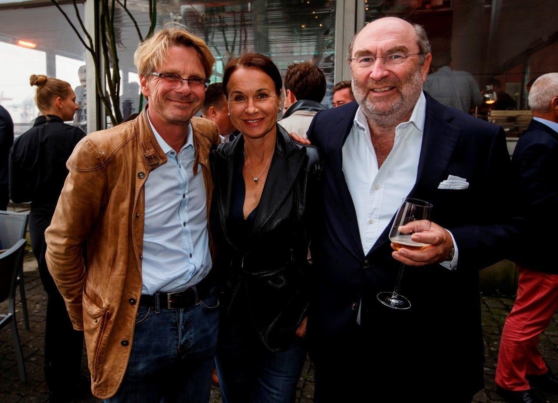 Beim Edel Sommerfest (von links): Alexander Welzhofer (WVG Medien), Birgit Welzhofer (Home Styling Hamburg) und Michael Haentjes (Edel)