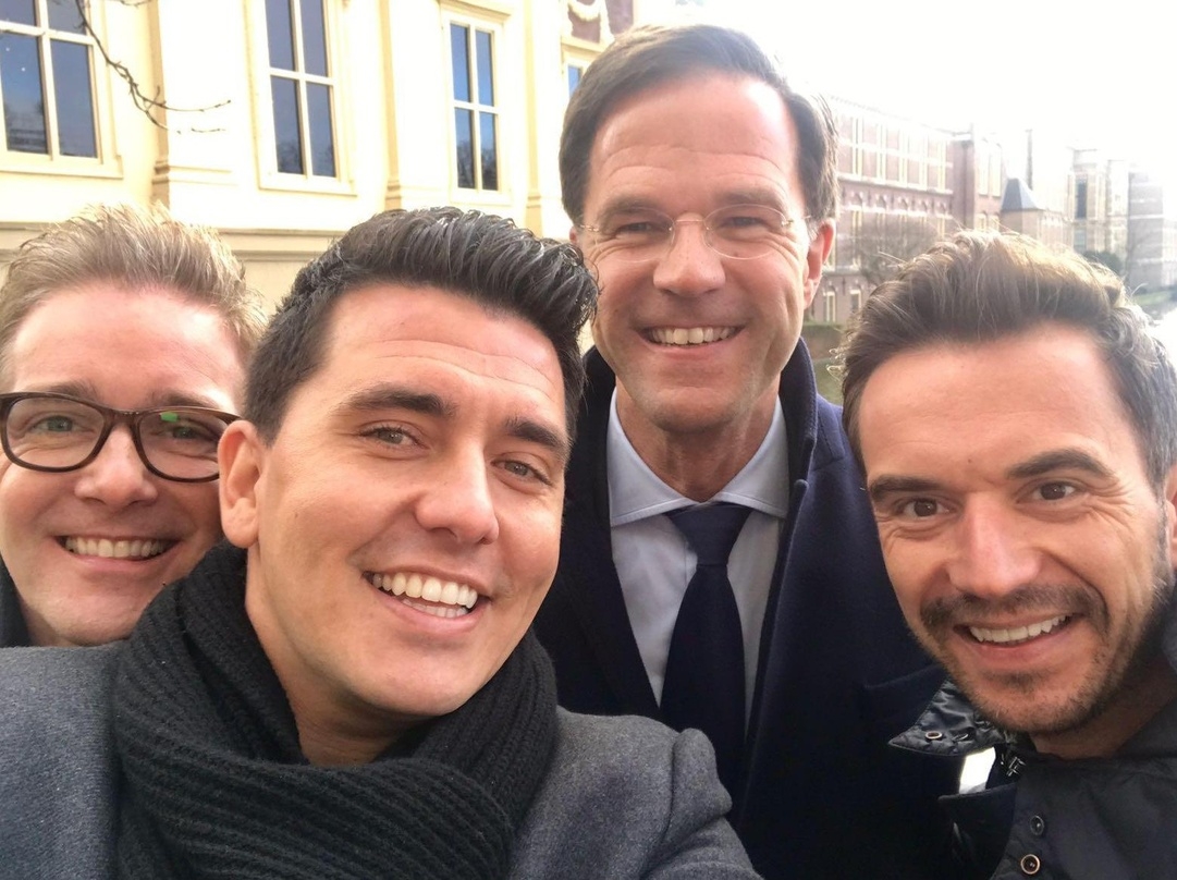 Ein Selfie mit dem Ministerpräsidenten: Christoff, Jan Smit (beide Klubbb3), Mark Rutte und Florian Silbereisen (Klubbb3)