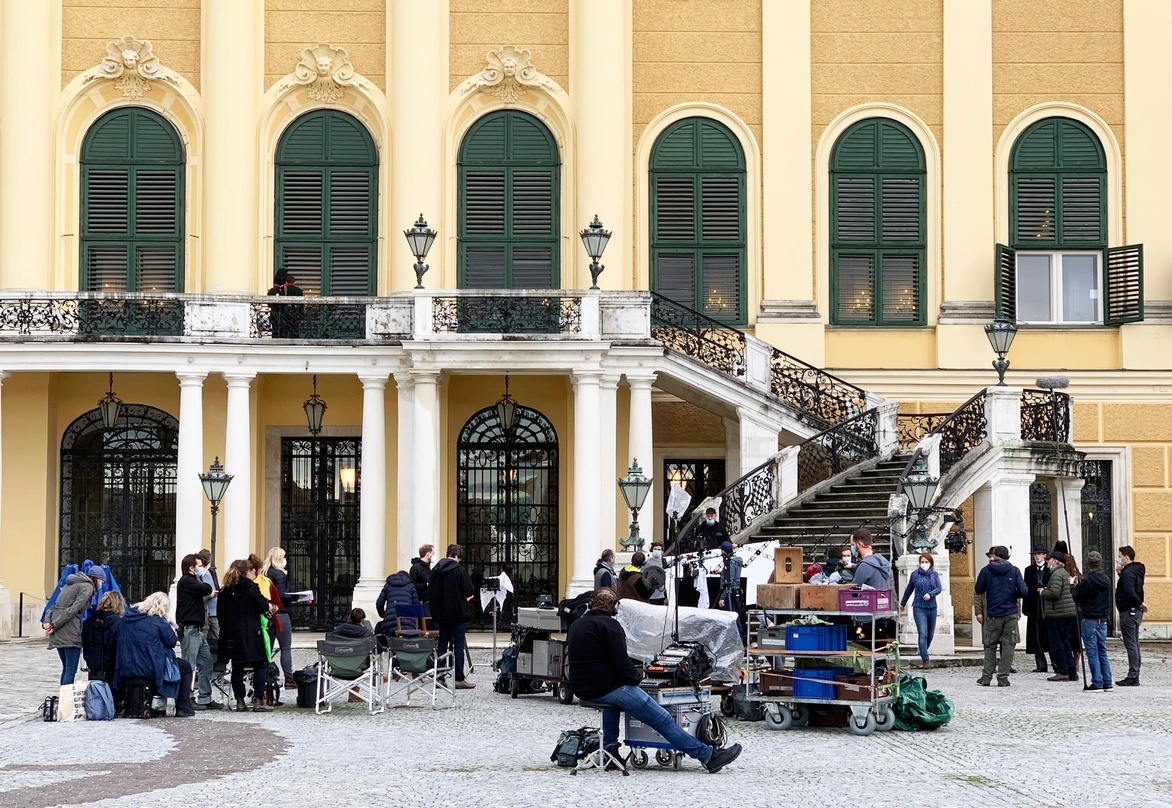 Schloss Schönbrunn ist als Kulisse stets sehr bliebt; auch "Vienna Blood" wurde dort 2020 gedreht