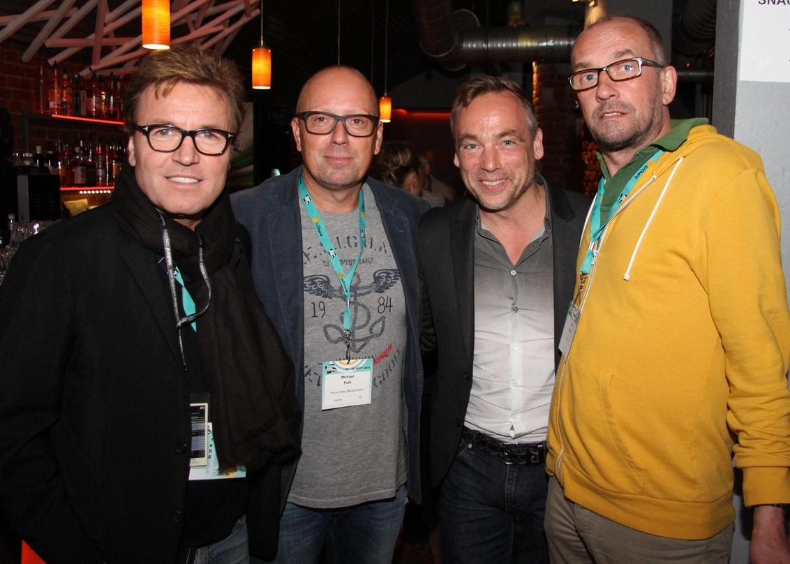 Trafen sich beim Reeperbahn Festival (von links): Bernd Dopp (Warner Music), Michi Pohl (Kontor New Media), Jens Thele (Kontor Records) und Jörg Böhm (Plattenmann.de) beim DJ Meeting 2015