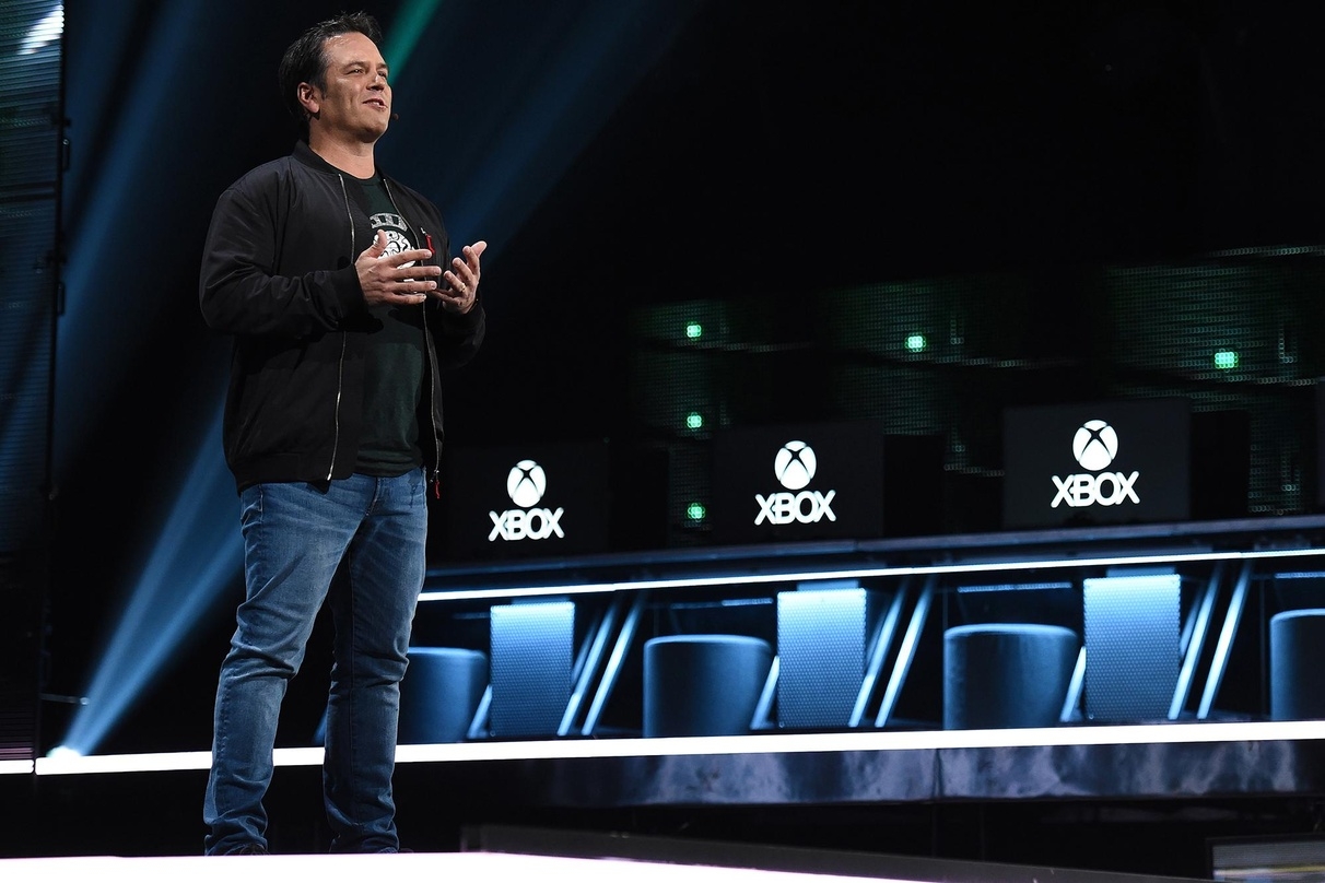 Seit er das Xbox-Geschäft leitet baut Phil Spencer durch Gründungen aber vor allem durch Zukäufe die Entwicklungskapazitäten Microsofts im Spielebereich massiv aus 