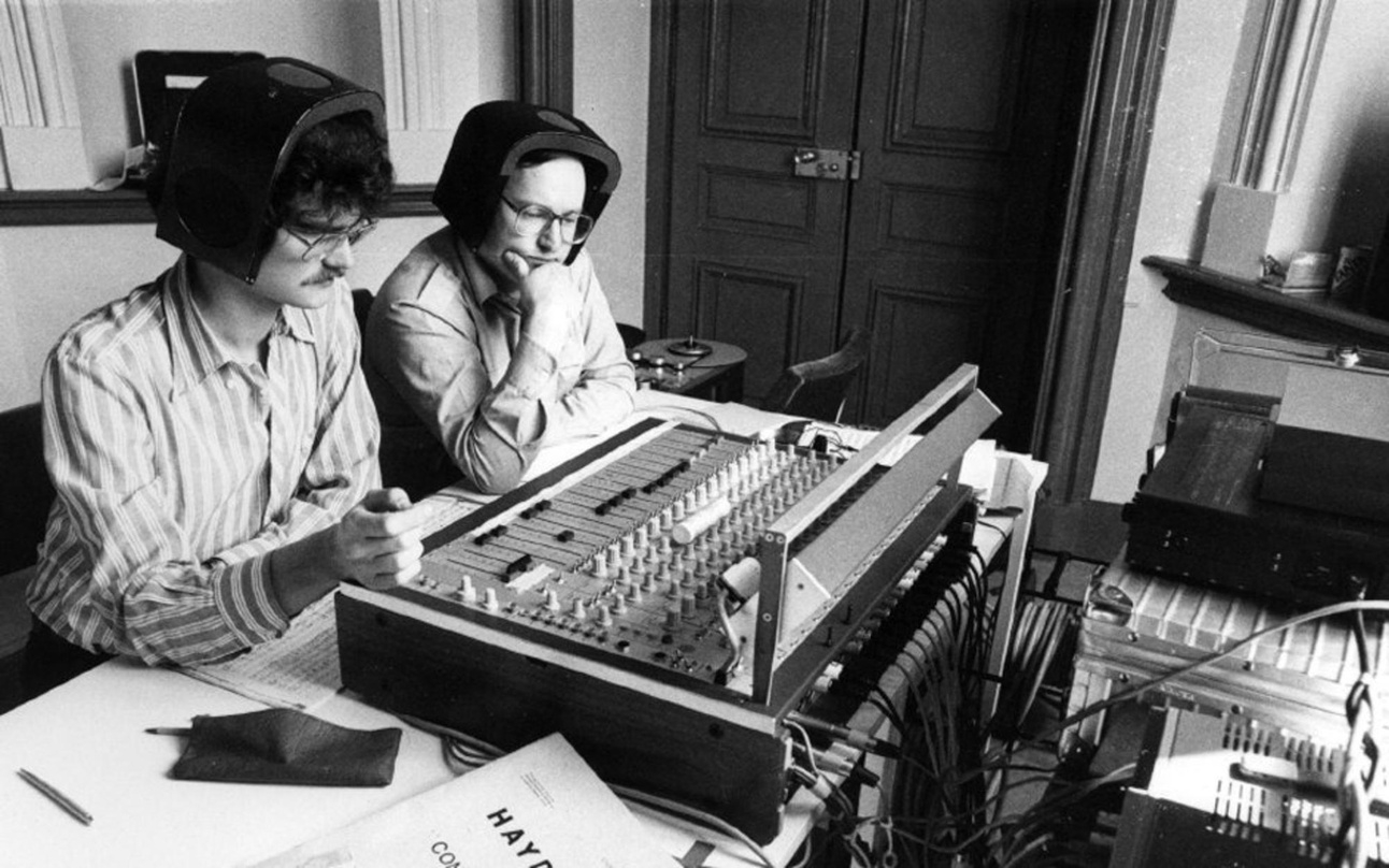 Ein Bild aus den frühen Tagen der Zusammenarbeit an: Werner Dabringhaus (links) mit dem nun verstorbenen Reimund Grimm im Jahr 1979