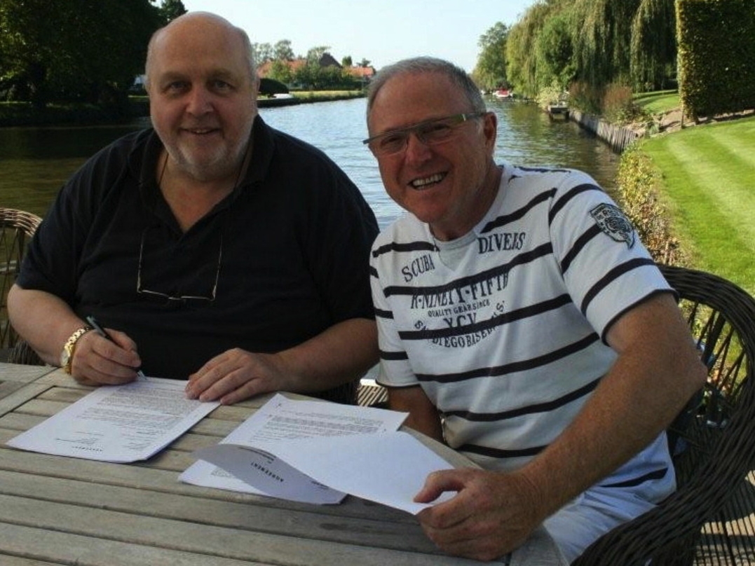 Trafen sich zur Vertragsunterzeichnung in Gent: Rudy Holzhauer (l.) und Adriaan van Landschoot