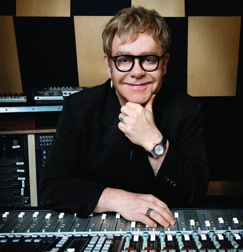 Tritt nun eine Woche später als geplant in Freiburg auf: Sir Elton John