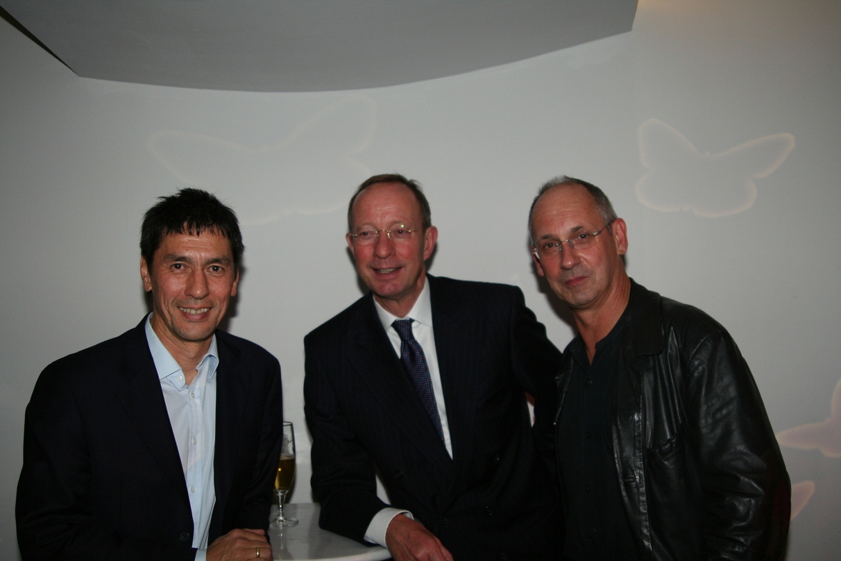 Schulterschluss der Kreativwirtschaft: Die VUT-Vorstandsmitglieder Mark Chung (l.) und Peter James (r.) mit Jürgen Becker (stellvertretender GEMA-Vorstandschef)