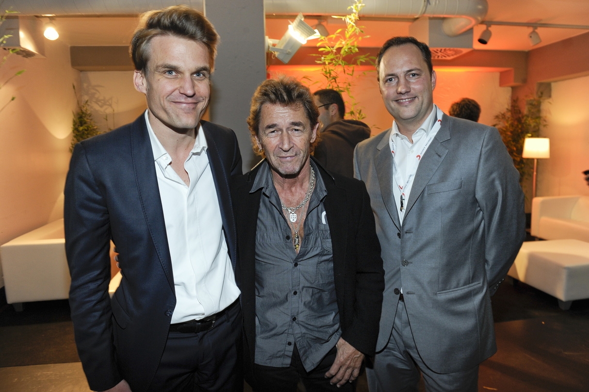 Erfolgsteam: Peter Maffay (M.) mit den Sony-Spitzenmanagern Edgar Berger (r.) und Philip Ginthör