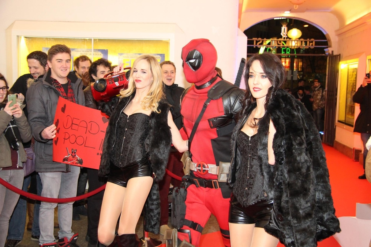 Der Auftritt von "Deadpool" sorgte für Aufsehen vor dem Gloria-Palast