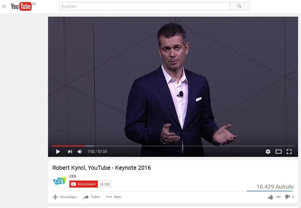 Sieht eine Milliarde Gründe für Musik auf YouTube: Robert Kyncl, Chief Business Officer von YouTube, hier bei seiner Keynote zur CES im Januar 2016 in Las Vegas