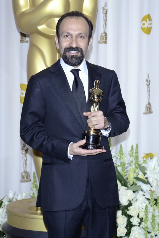 Asghar Farhadi, hier mit seinem Oscar für "Nadar und Simin - Eine Trennung", eröffnet in diesem Jahr das Festival de Cannes
