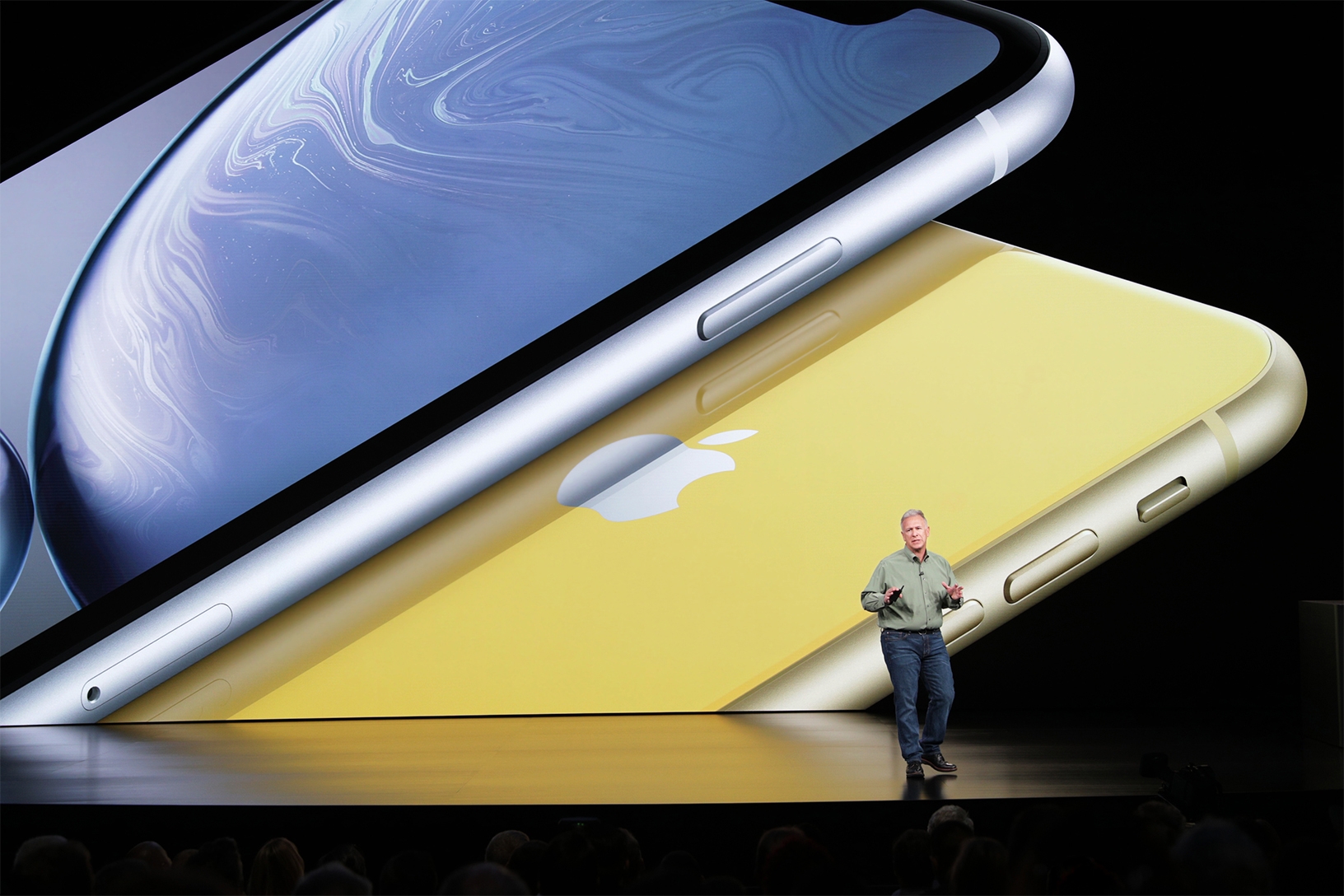 Marketingchef Phil Schiller präsentiert das iPhone XR – ab 2020 mit OLED-Display? 